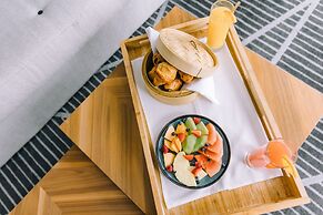 Renaissance Montreal Downtown Hotel