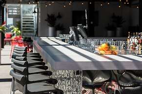 Renaissance Montreal Downtown Hotel