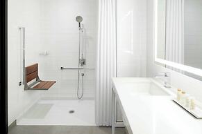 Renaissance Montreal Downtown Hotel