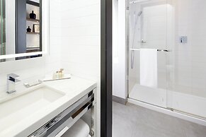 Renaissance Montreal Downtown Hotel