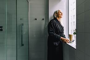 Renaissance Montreal Downtown Hotel