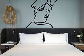 Renaissance Montreal Downtown Hotel