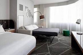 Renaissance Montreal Downtown Hotel