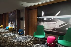 Renaissance Montreal Downtown Hotel