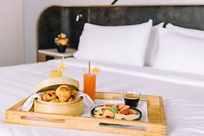 Renaissance Montreal Downtown Hotel