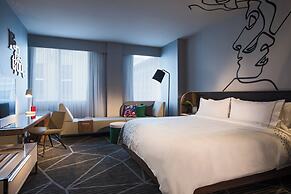 Renaissance Montreal Downtown Hotel