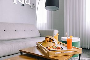 Renaissance Montreal Downtown Hotel