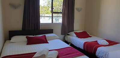 Commodore Motor Lodge