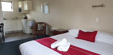 Commodore Motor Lodge