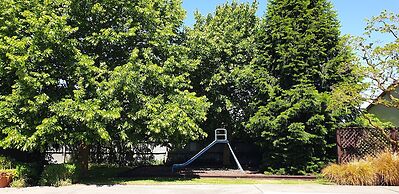 Commodore Motor Lodge