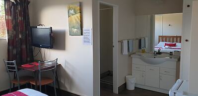 Commodore Motor Lodge