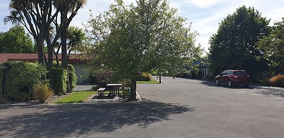 Commodore Motor Lodge