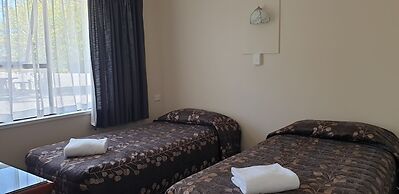 Commodore Motor Lodge