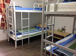 Amuse Guest House - Hostel