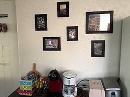 Amuse Guest House - Hostel