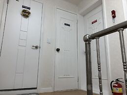 Amuse Guest House - Hostel