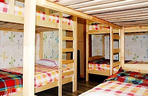 Amuse Guest House - Hostel