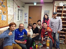 Amuse Guest House - Hostel