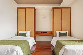 Sun Moon Lake ItaThao Vacation Inn with Elevator