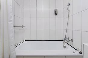 Sun Moon Lake ItaThao Vacation Inn with Elevator