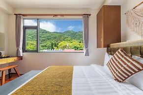 Sun Moon Lake ItaThao Vacation Inn with Elevator