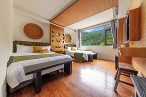 Sun Moon Lake ItaThao Vacation Inn with Elevator