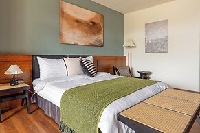 Sun Moon Lake ItaThao Vacation Inn with Elevator