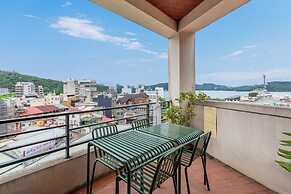 Sun Moon Lake ItaThao Vacation Inn with Elevator