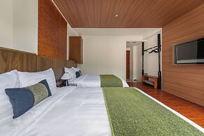 Sun Moon Lake ItaThao Vacation Inn with Elevator