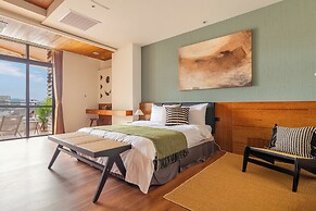 Sun Moon Lake ItaThao Vacation Inn with Elevator