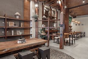 Sun Moon Lake ItaThao Vacation Inn with Elevator