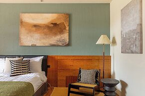 Sun Moon Lake ItaThao Vacation Inn with Elevator