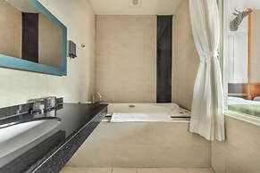 Sun Moon Lake ItaThao Vacation Inn with Elevator