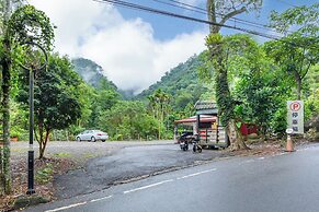 Sun Moon Lake ItaThao Vacation Inn with Elevator