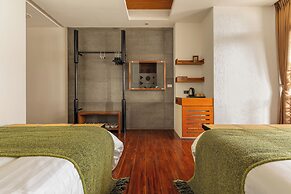 Sun Moon Lake ItaThao Vacation Inn with Elevator