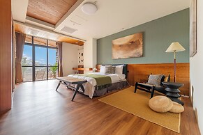 Sun Moon Lake ItaThao Vacation Inn with Elevator