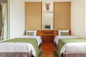 Sun Moon Lake ItaThao Vacation Inn with Elevator