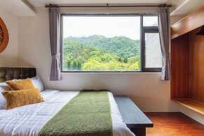 Sun Moon Lake ItaThao Vacation Inn with Elevator