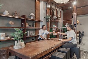 Sun Moon Lake ItaThao Vacation Inn with Elevator