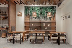 Sun Moon Lake ItaThao Vacation Inn with Elevator