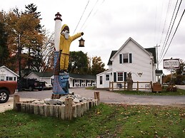 MacKenzie's Motel & Cottages