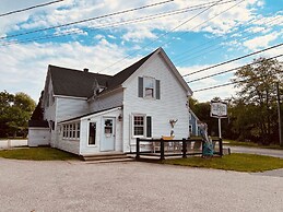 MacKenzie's Motel & Cottages