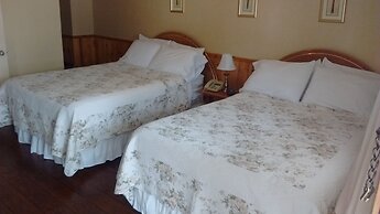 MacKenzie's Motel & Cottages