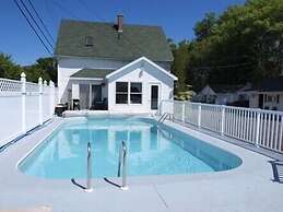 MacKenzie's Motel & Cottages