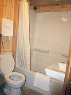 MacKenzie's Motel & Cottages