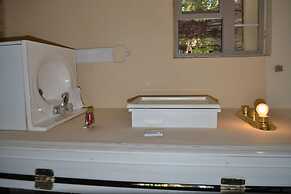 Executive Airport Hotel