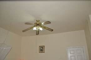 Executive Airport Hotel