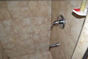 Executive Airport Hotel