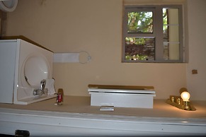 Executive Airport Hotel