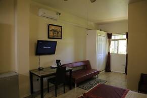 Executive Airport Hotel